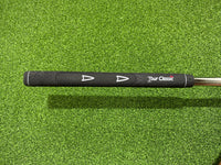 2015 Odyssey Works Versa Sabertooth 34" Putter