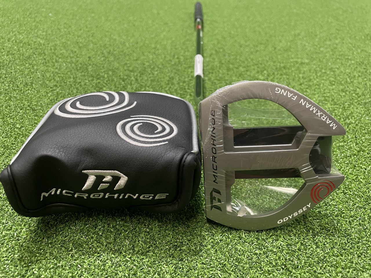 *New* Odyssey Microhinge Marxman Fang 43" Putter With Headcover