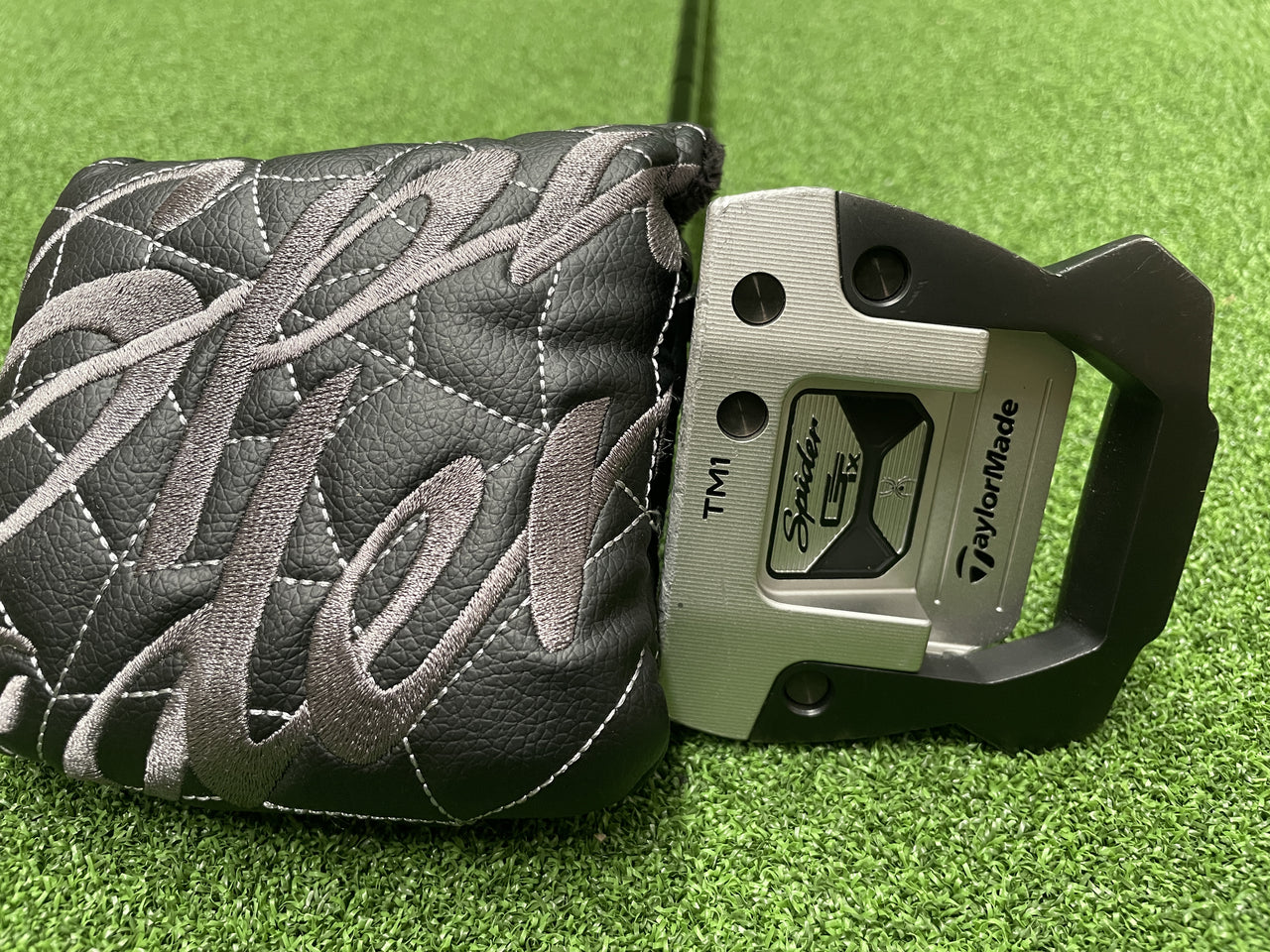 TaylorMade Spider GTx Truss Silver TM1 34" Putter With Headcover