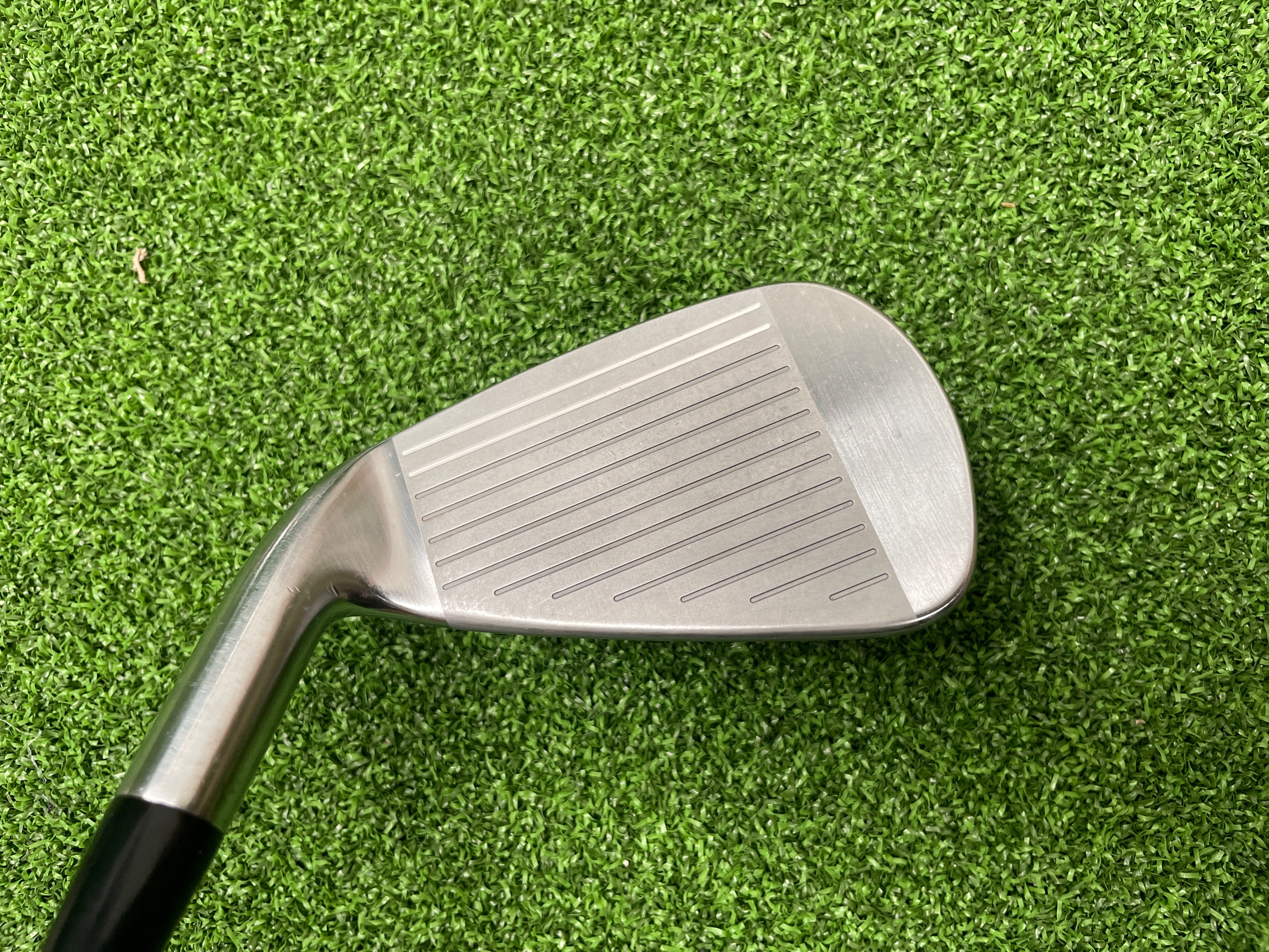 2019 Bridgestone Tour B JGR HF3 6-9, PW Iron Set