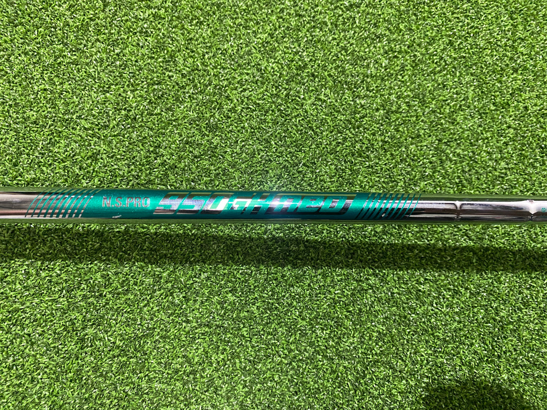The Callaway Jaws Raw 58° Wedge