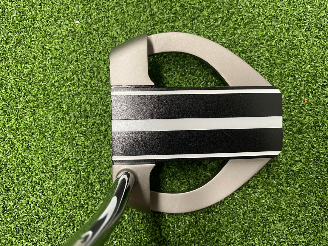 Odyssey Microhinge Marxman Fang 34" Putter With Headcover *Like New*