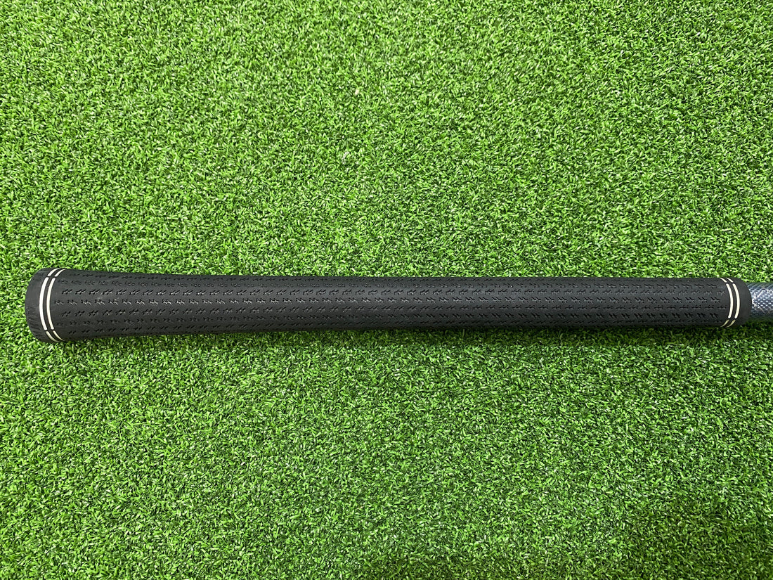 2025 Cleveland HALO XL 21° 4 Hybrid With Headcover *Excellent Condition* Dexterity- R/H   Flex- Regular  Length- 41"   Condition- 8.5  S/N- S846U160  Shaft- Tensei AV Series 65HY  Grip- Lamkin Crossline