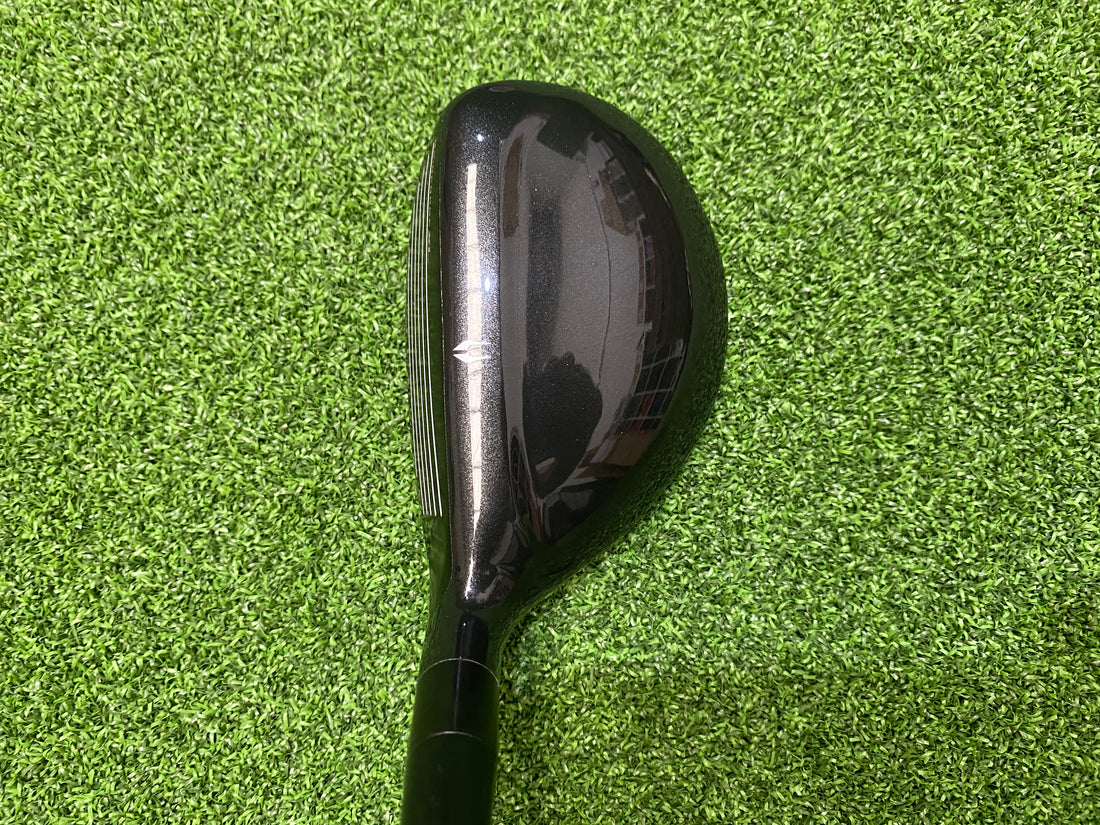 2025 Cleveland HALO XL 21° 4 Hybrid With Headcover *Excellent Condition* Dexterity- R/H   Flex- Regular  Length- 41"   Condition- 8.5  S/N- S846U160  Shaft- Tensei AV Series 65HY  Grip- Lamkin Crossline