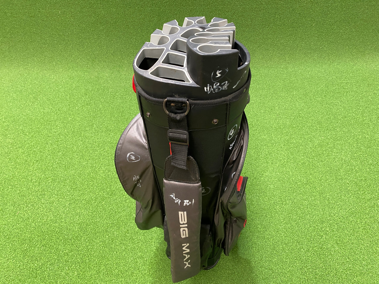 Big Max Aqua Silencio 4 Red/White/Black 14-Way Cart Bag With Raincover *Pen Marks*