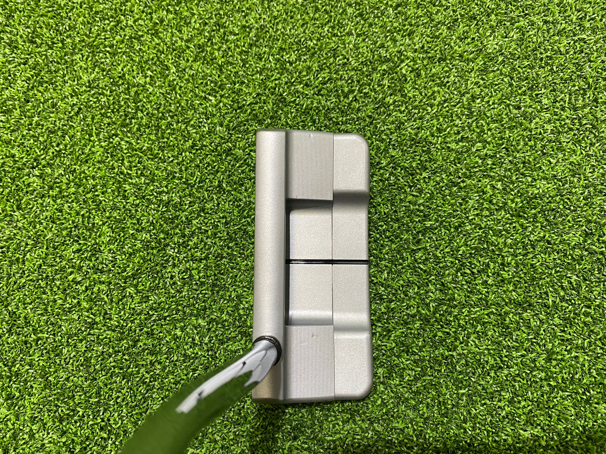 2021 Odyssey White Hot OG Double Wide 34" Putter With Headcover *Excellent Condition*