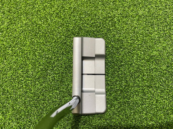 2021 Odyssey White Hot OG Double Wide 34" Putter With Headcover *Excellent Condition*