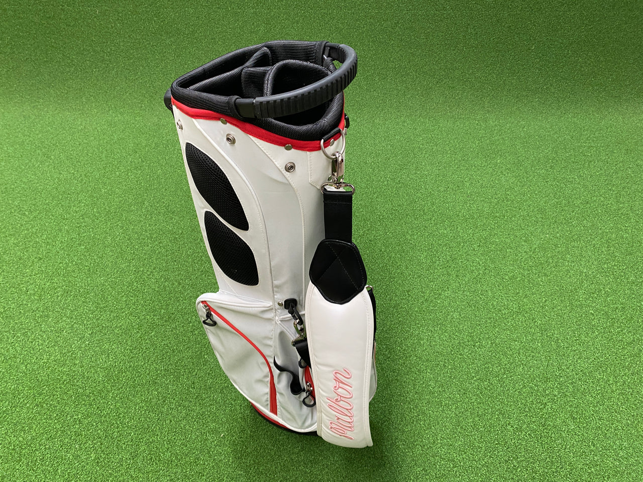 Cheng Sheng White/Red 4-Way Stand Bag *Excellent Condition*