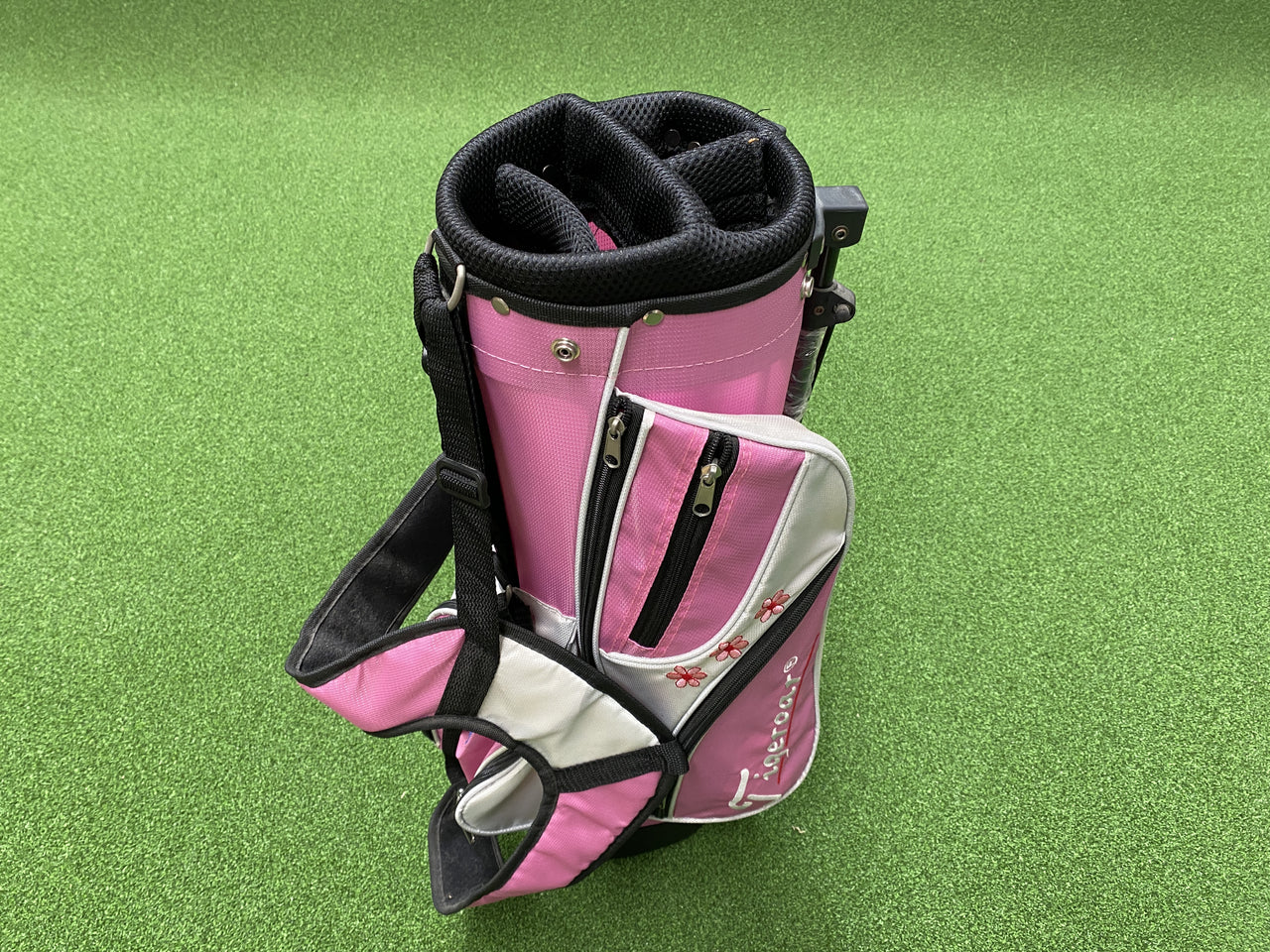 Tigeroar Junior 6-8Yr Olds Pink 4-Way Stand Bag With Raincover *Like New*