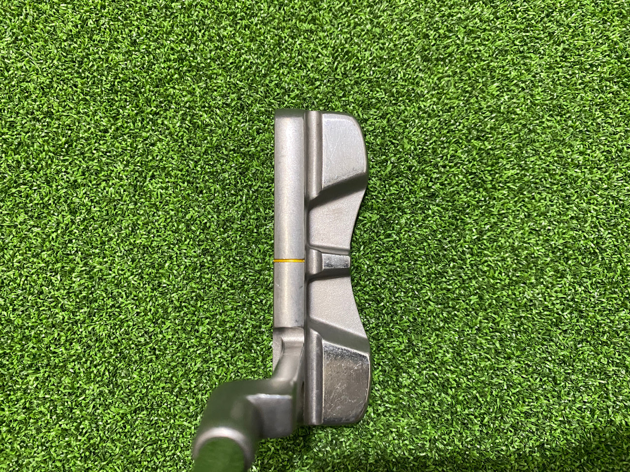 Mizuno RV 03 33.5" Putter
