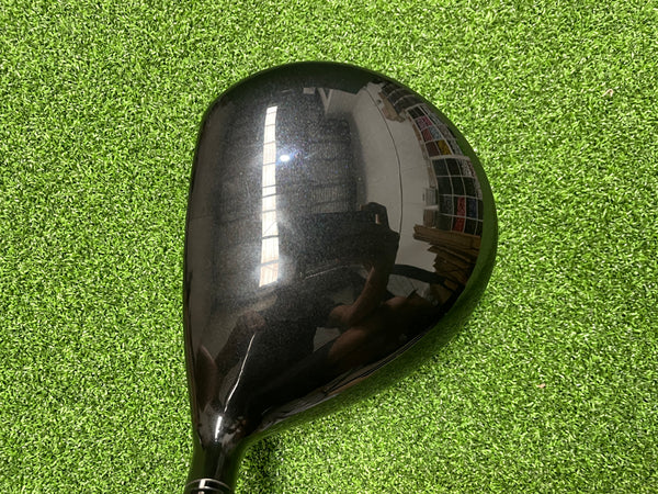 Honma TW747 10.5° Driver With Non Rotating System Attachment & Headcover