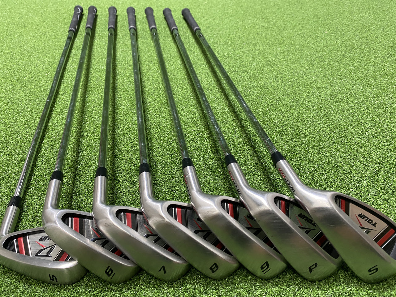 2017 Wilson Deep Red Tour 5-9, Pw, Sw Iron Set